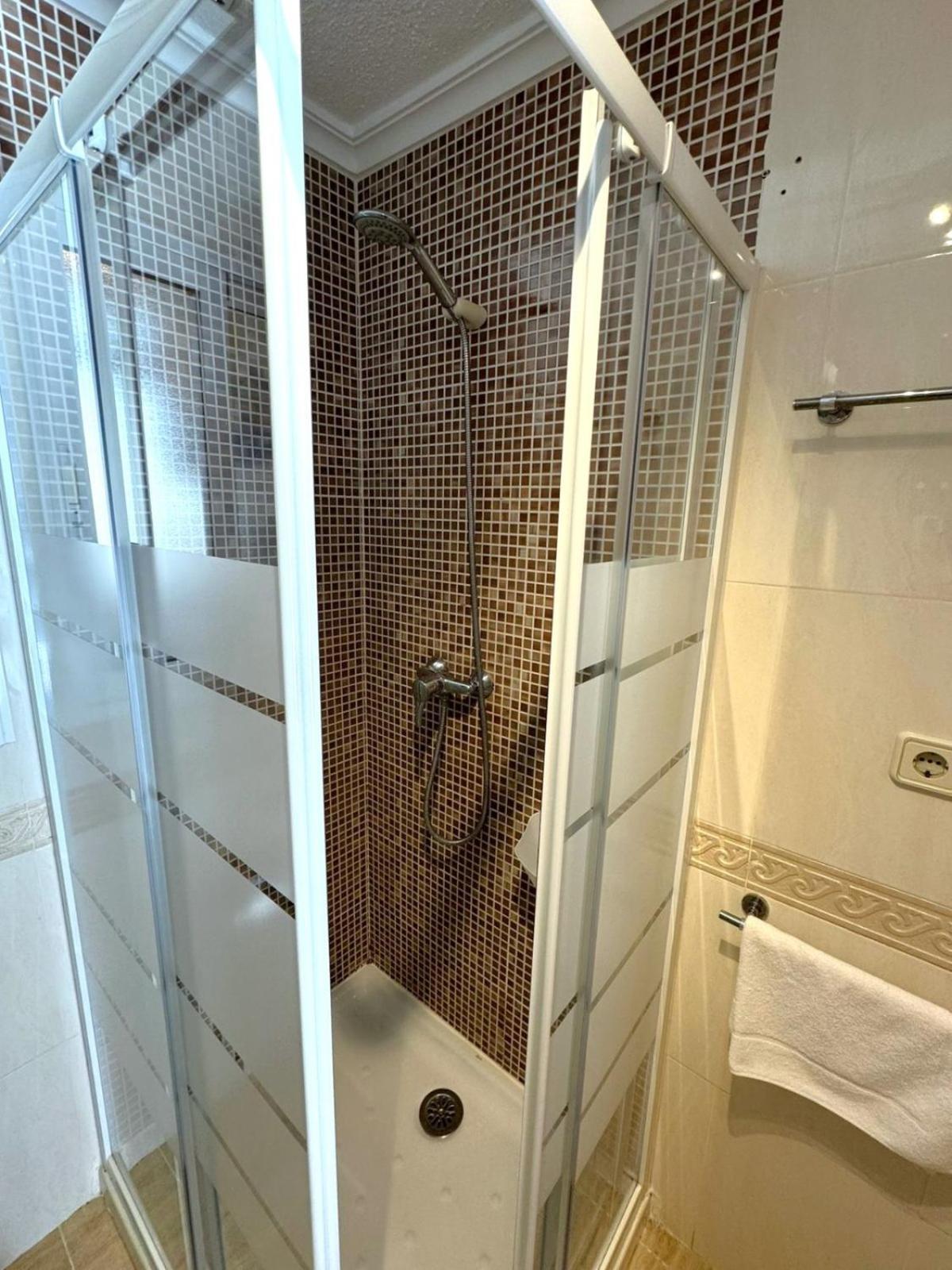Agua Azul 8 Appartement Benidorm Buitenkant foto